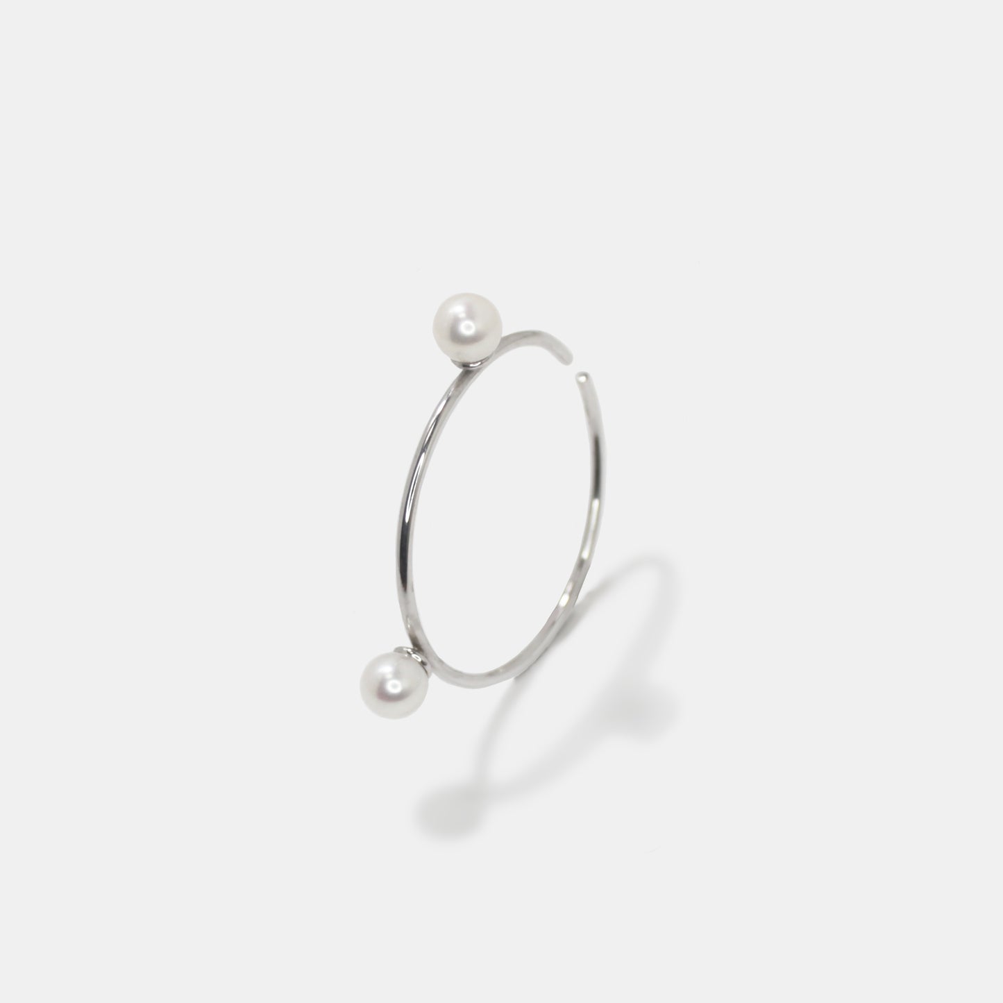 Big hoop pearl earcuff