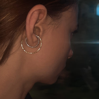 Hammered earcuff