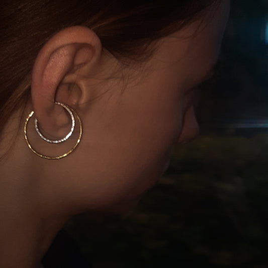 Hammered earcuff