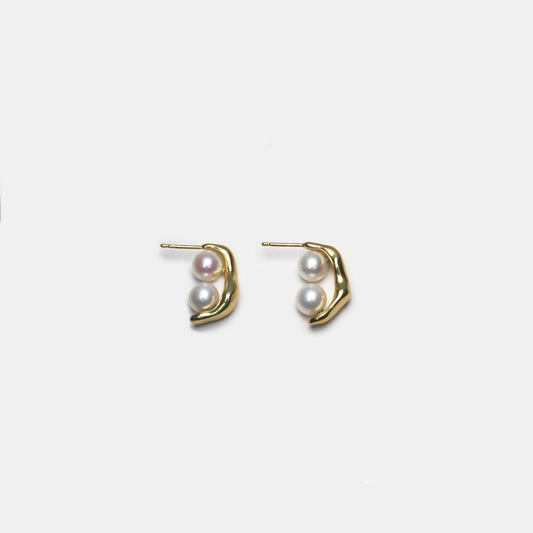 Peak-a-pearl earring